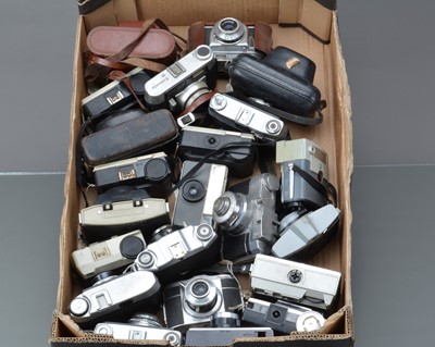 Lot 25 - Three Trays of Viewfinder Cameras
