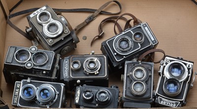 Lot 36 - A Group of TLR Cameras