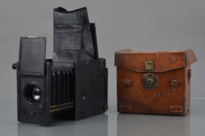 Lot 41 - An Adams & Co. Minex De Luxe Model Reflex Camera