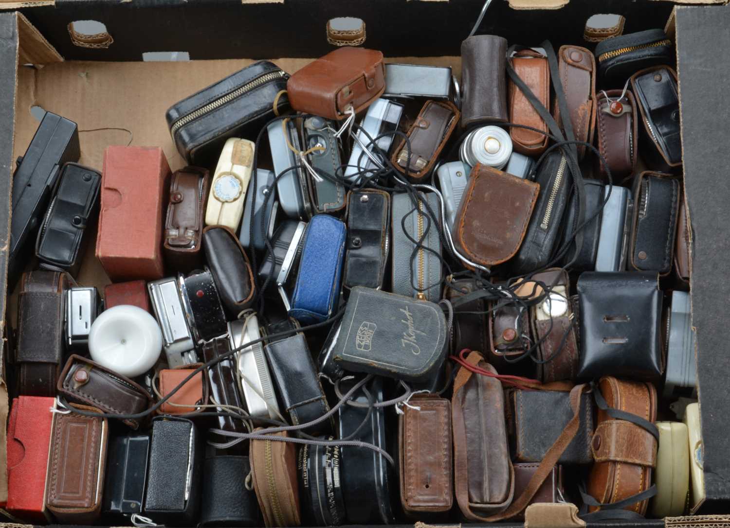 Lot 51 - A Tray of Light Meters