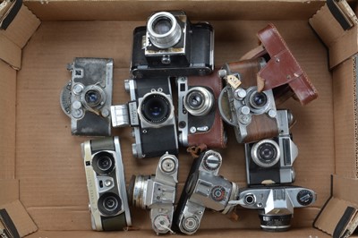 Lot 58 - A Tray of Various Cameras
