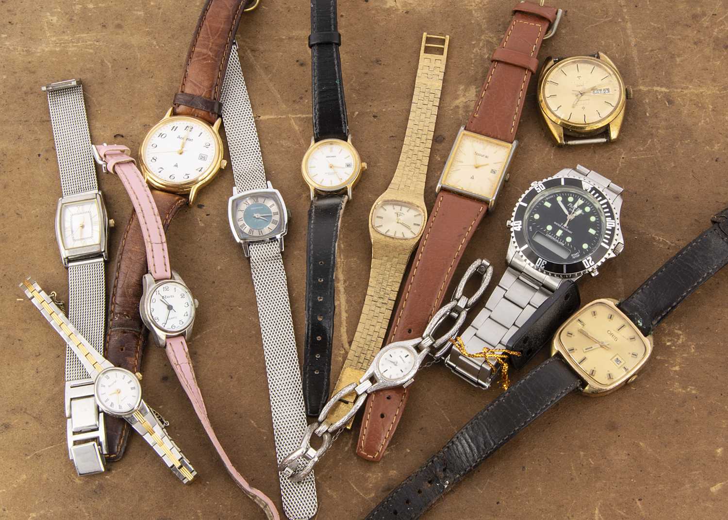 Lot 398 - Twelve wristwatches