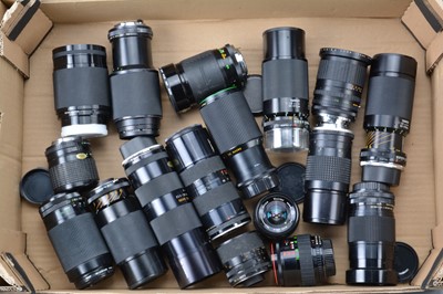 Lot 115 - A Tray of Zoom Lenses