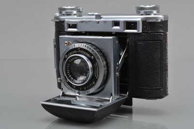 Lot 152 - A Certo Super Dollina Folding Camera