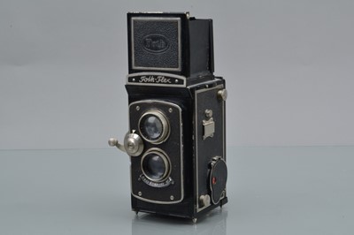 Lot 190 - A Foth Flex II TLR Camera