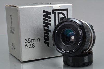 Lot 225 - A Nikon Nikkor 35mm f/2.8 Ai Lens