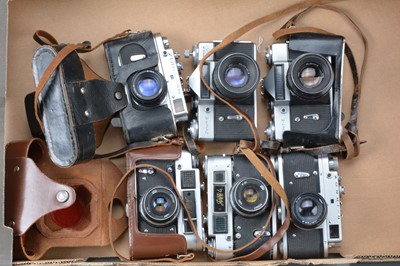 Lot 293 - A Tray of Soviet Cameras