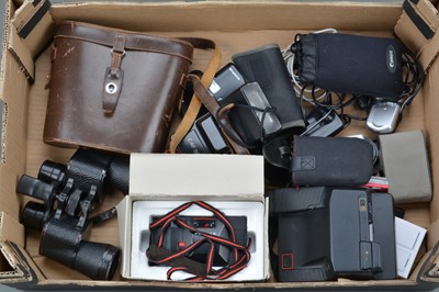 Lot 313 - A Tray of Various Cameras