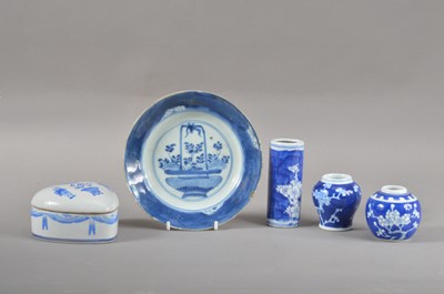 Lot 116 - A collection of Chinese blue and white ceramics