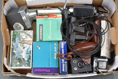 Lot 320 - A Tray of Cameras and Related Accessories