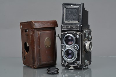 Lot 325 - A Rolleiflex MX-EVS TLR Camera