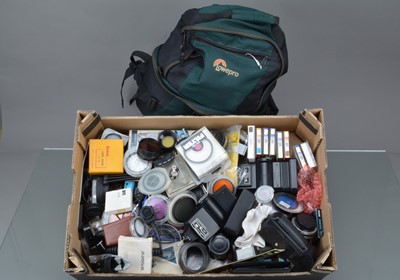 Lot 335 - A Tray of Camera Related Accessories