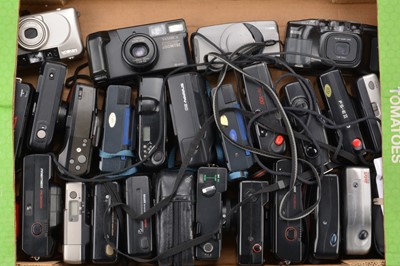 Lot 350 - A Tray of Compact Cameras