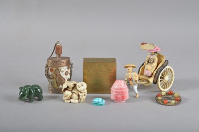 Lot 117 - A collection of assorted Chinese works of art