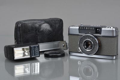 Lot 480 - An Olympus Pen EE Half Frame 35mm Camera