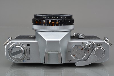 Lot 517 - A Canon Pellix QL SLR Camera