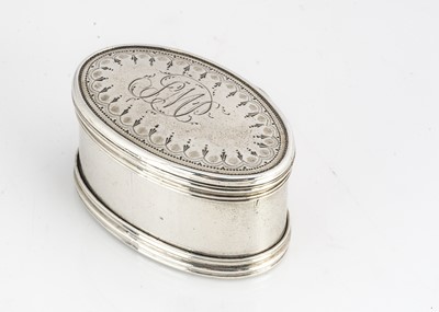 Lot 437 - A George III silver nutmeg grater by Peter & Ann Bateman