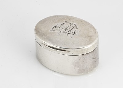 Lot 439 - A George III silver nutmeg grater by Matthew Linwood