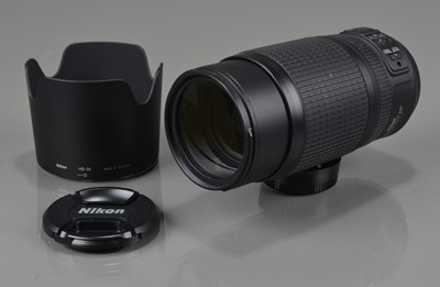 Lot 539 - A Nikon ED AF-S Nikkor 70-300mm f4.5-5.6G VR Lens