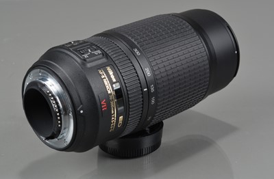 Lot 539 - A Nikon ED AF-S Nikkor 70-300mm f4.5-5.6G VR Lens