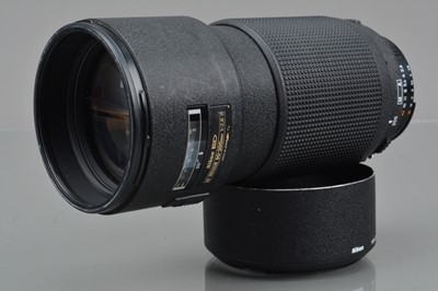 Lot 555 - A Nikon ED AF Nikkor 80-200mm f/2.8D Lens