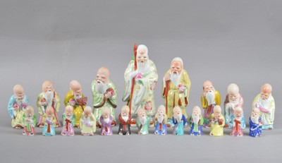 Lot 119 - A collection of Chinese ceramic figurines