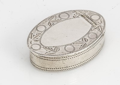 Lot 447 - A George III silver small box by IT