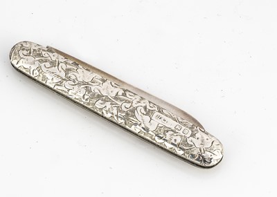Lot 452 - A cased late Victorian silver pocket knife