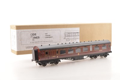 Lot 151 - Side Lines Kit Built Finescale 0 Gauge Period 2 LMS lined Livery 1st/3rd Side Corridor Brake end coach.