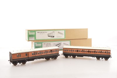 Lot 180 - Roxey Mouldings 0 Gauge Finescale Kit-built pair of LSWR Passenger coaches, well built and painted in LSWR Salmon & brown and lined in red