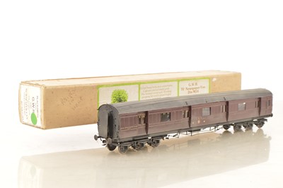 Lot 188 - Blacksmith models Finescale 0 Gauge kitbuilt 70ft 12-wheel Panelled lake liveried Newspaper Van