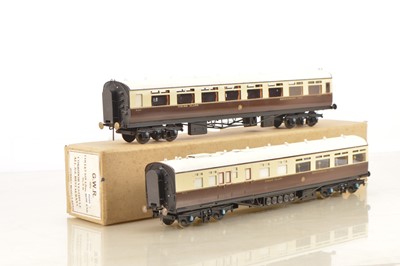 Lot 194 - Kenard Model Finescale 0 Gauge Kitbuilt pair of GWR Collet Bow end Restaurant/ Kitchen cars