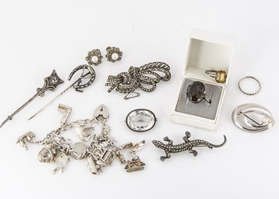 Lot 43 - A group of silver jewels