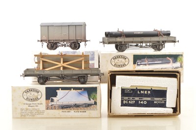 Lot 307 - Parkside Dundas Finescale Kitbuilt 0 Gauge LNER Goods Rolling stock (4)