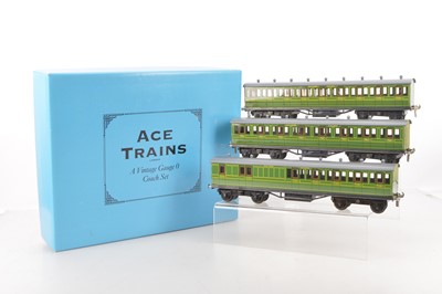 Lot 343 - Ace 0 Gauge Modern issue C/1 SR coach set consisting of