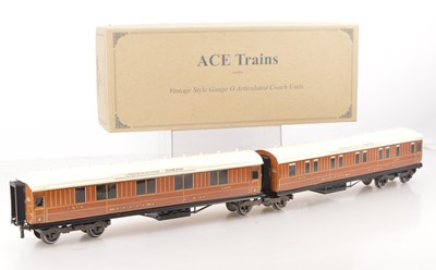 Lot 372 - Ace Trains Modern issue 0 Gauge C/6 LNER Articulated Sleeping coaches