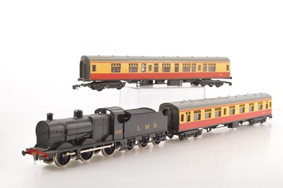 Lot 435 - Lima 0 Gauge Locomotive and Passenger rolling stock