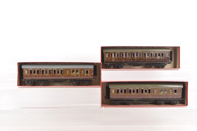 Lot 444 - Bing for Bassett Lowke 0 Gauge 1921 series trio of GWR Lake livery coaches