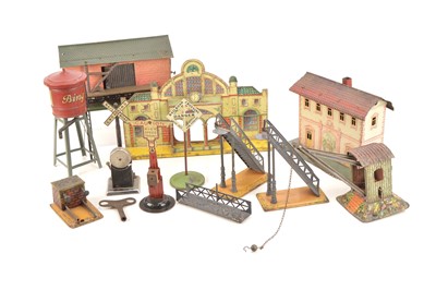 Lot 467 - Bing and other commercial Manufacturers 0 Gauge group of Railway accessories