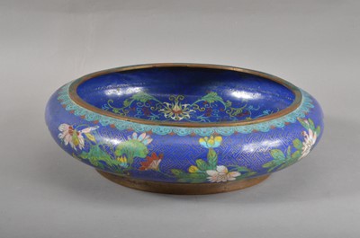 Lot 125 - An early 20th century Chinese cloisonne enamel and brass inlaid footed dish
