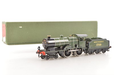 Lot 576 - Hornby 0 Gauge E220 Loco & Tender SR green class L1 No.1759, 20 volt electric