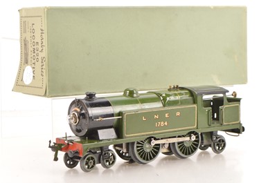 Lot 589 - Hornby 0 Gauge E220 4-4-2 Special Tank Loco LNER green