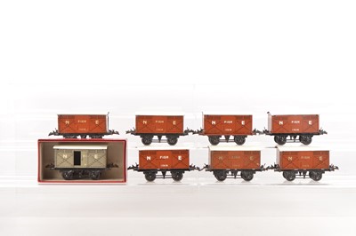 Lot 593 - Hornby 0 Gauge group of No.0 NE Fish Vans