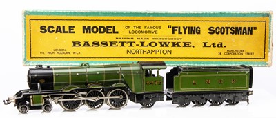 Lot 621 - Bassett lowke 0 Gauge 4-6-2 Loco & Tender LNER lined Green A3 Class 'Flying Scotsman'