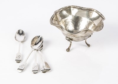 Lot 500 - A set of five William IV silver fiddle pattern teaspoons by IH