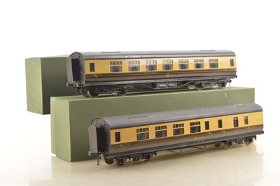 Lot 679 - Exley 0 Gauge pair of GWR K6 Side Corridor coaches