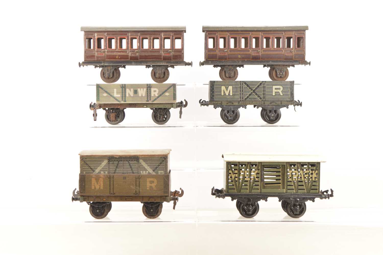 Lot 747 - Bing/ Bassett Lowke and carette Gauge 1 Passenger and Goods rolling stock