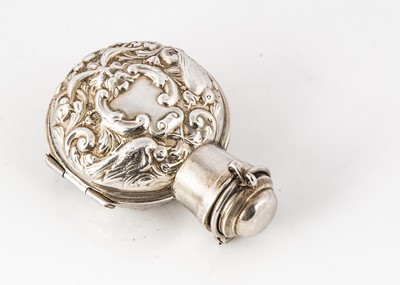 Lot 510 - An Edwardian period silver scent bottle holder by William Comyns