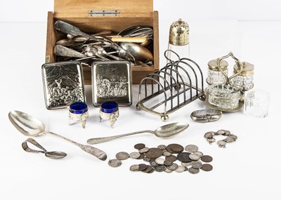 Lot 517 - A small collection of silver and silver plate and coins