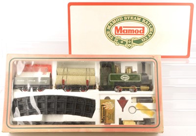 Lot 900 - A Mamod live steam 0 Gauge RS1 Railway Goods Set